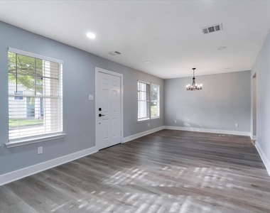 3819 W Traditions Court - Photo Thumbnail 7
