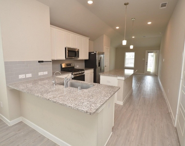 8230 Blue Fish Drive - Photo Thumbnail 15