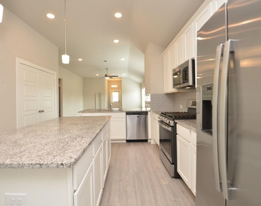 8230 Blue Fish Drive - Photo Thumbnail 16
