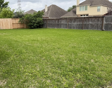 13615 Evening Wind Drive - Photo Thumbnail 19