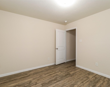 21503 S Werrington Way - Photo Thumbnail 14