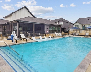 637 Canvas Ave - Photo Thumbnail 10