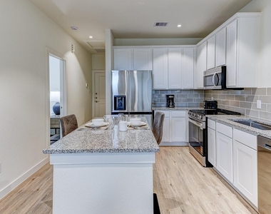 637 Canvas Ave - Photo Thumbnail 3