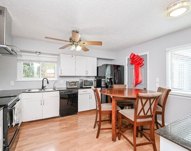 13102 Richmond Avenue - Photo Thumbnail 15