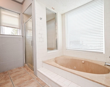 13102 Richmond Avenue - Photo Thumbnail 7