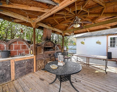 13102 Richmond Avenue - Photo Thumbnail 11