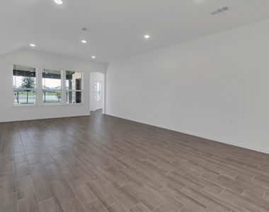 1208 Garden Jade Drive - Photo Thumbnail 10
