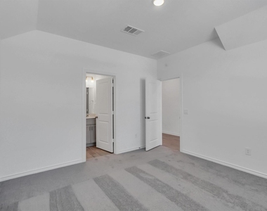 1208 Garden Jade Drive - Photo Thumbnail 9