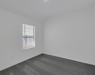 1208 Garden Jade Drive - Photo Thumbnail 12