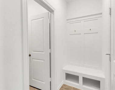 1208 Garden Jade Drive - Photo Thumbnail 6