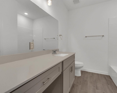 1208 Garden Jade Drive - Photo Thumbnail 13