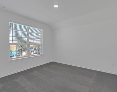 1208 Garden Jade Drive - Photo Thumbnail 7