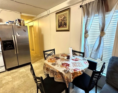 5100 Allen Genoa Road - Photo Thumbnail 4