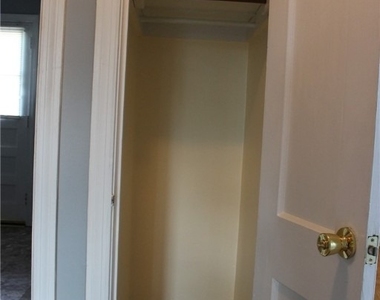 2300 Farrand Street - Photo Thumbnail 19