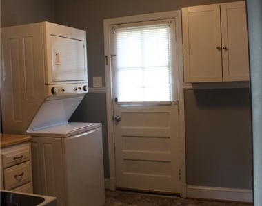 2300 Farrand Street - Photo Thumbnail 11