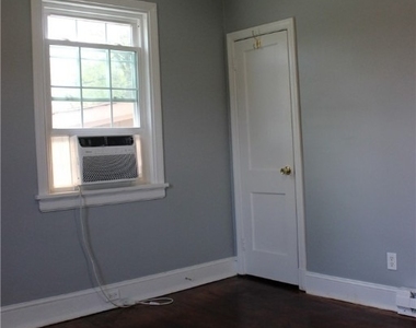 2300 Farrand Street - Photo Thumbnail 5