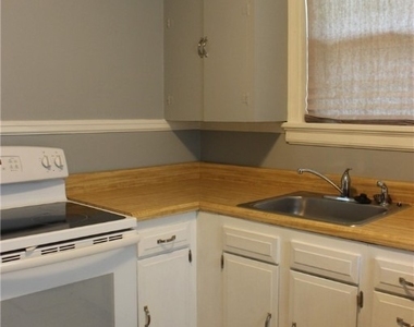2300 Farrand Street - Photo Thumbnail 10