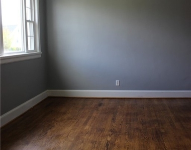 2300 Farrand Street - Photo Thumbnail 3