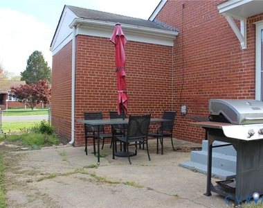 2300 Farrand Street - Photo Thumbnail 20