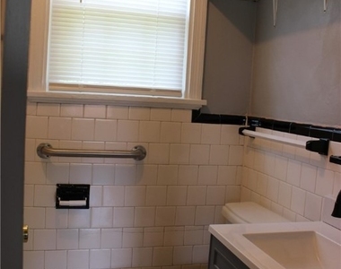 2300 Farrand Street - Photo Thumbnail 13