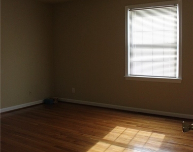 110 Dupuy Avenue - Photo Thumbnail 3