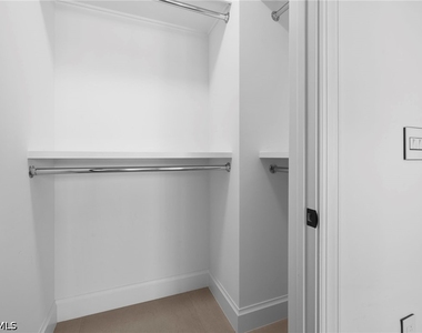 23191 Fashion Dr - Photo Thumbnail 26