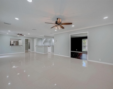 8110 Bent Oak Lane - Photo Thumbnail 13