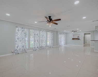8110 Bent Oak Lane - Photo Thumbnail 12
