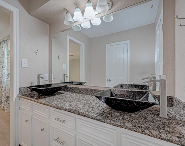 8110 Bent Oak Lane - Photo Thumbnail 38