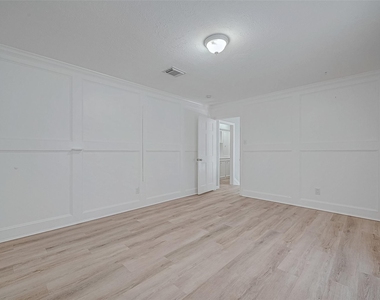 8110 Bent Oak Lane - Photo Thumbnail 25