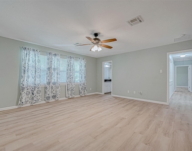 8110 Bent Oak Lane - Photo Thumbnail 34