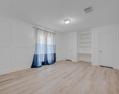 8110 Bent Oak Lane - Photo Thumbnail 24
