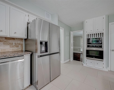 8110 Bent Oak Lane - Photo Thumbnail 19