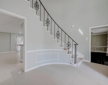 8110 Bent Oak Lane - Photo Thumbnail 5