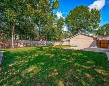 8110 Bent Oak Lane - Photo Thumbnail 43