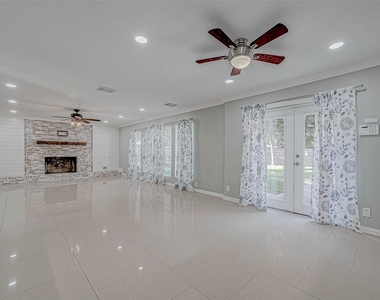 8110 Bent Oak Lane - Photo Thumbnail 10