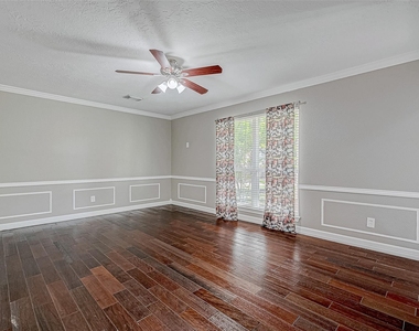 8110 Bent Oak Lane - Photo Thumbnail 6