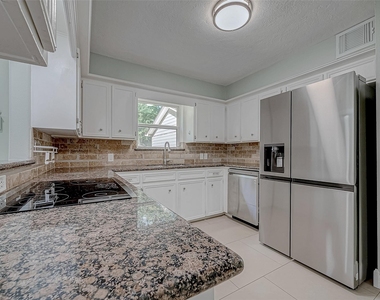 8110 Bent Oak Lane - Photo Thumbnail 14