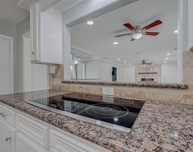 8110 Bent Oak Lane - Photo Thumbnail 18