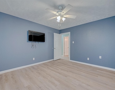 8110 Bent Oak Lane - Photo Thumbnail 27