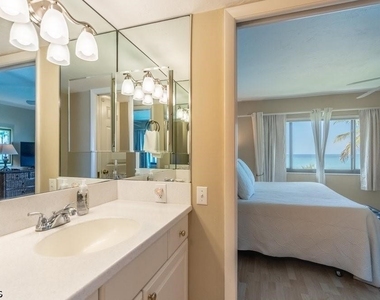 10475 Gulf Shore Drive - Photo Thumbnail 11