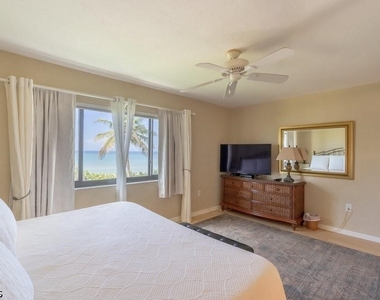 10475 Gulf Shore Drive - Photo Thumbnail 9