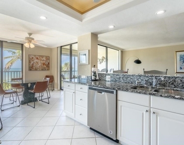 10475 Gulf Shore Drive - Photo Thumbnail 6