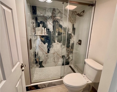 10475 Gulf Shore Drive - Photo Thumbnail 14