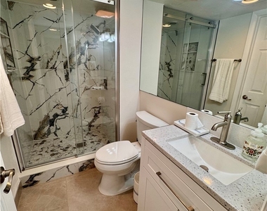 10475 Gulf Shore Drive - Photo Thumbnail 17