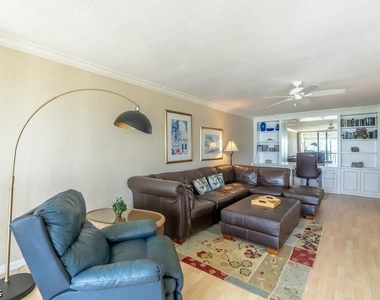10475 Gulf Shore Drive - Photo Thumbnail 3