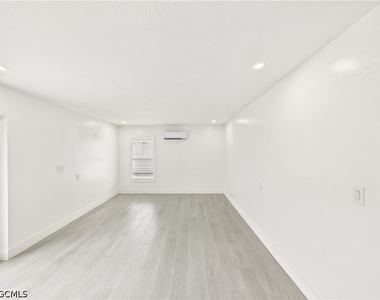 567 13th Street N - Photo Thumbnail 10