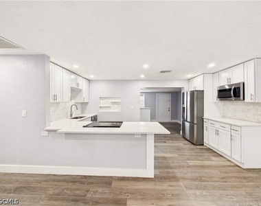 567 13th Street N - Photo Thumbnail 15