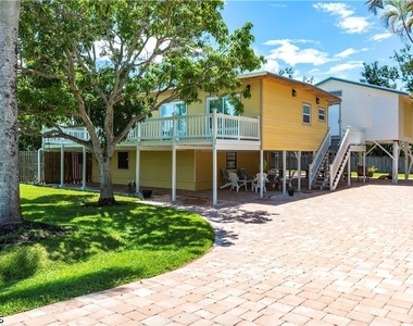 15410 Allen Way - Photo Thumbnail 1