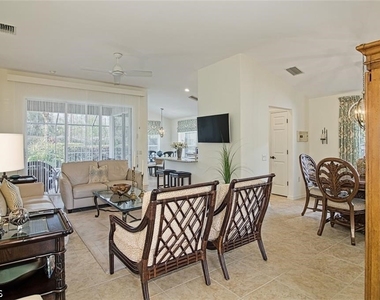 10072 Oakhurst Way - Photo Thumbnail 9